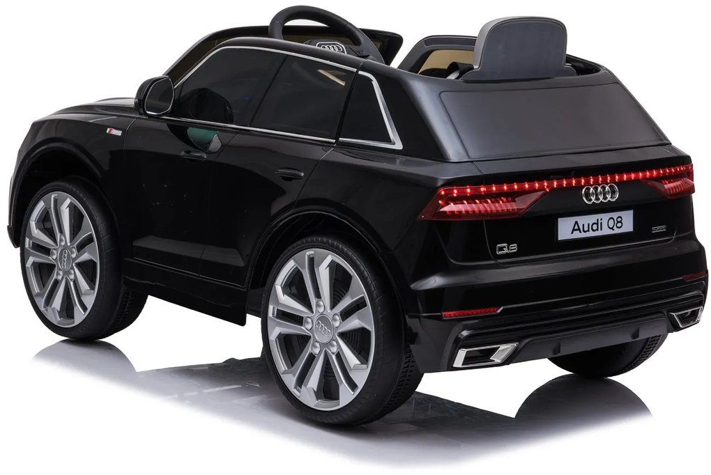 Detské elektrické autíčko na diaľkové ovládanie BestBerg BBCC-70B - Audi Q8 / od 3 rokov / nosnosť 30 kg / čierne
