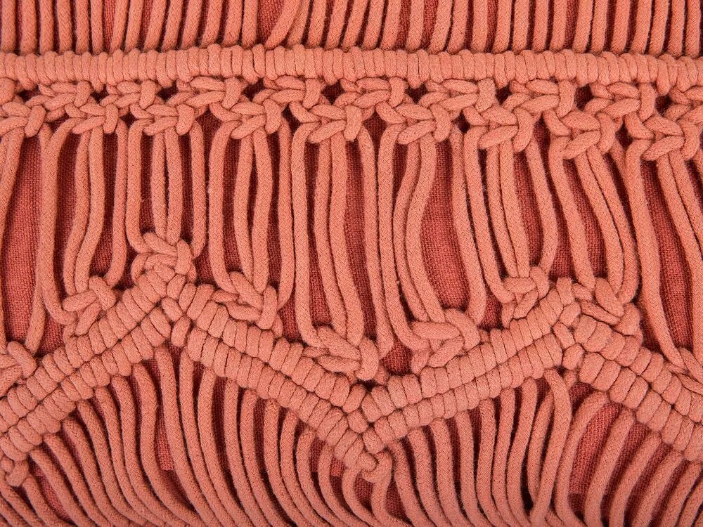 Dekoratívny bavlnený makramé vankúš 45 x 45 cm oranžový AKKOY Beliani