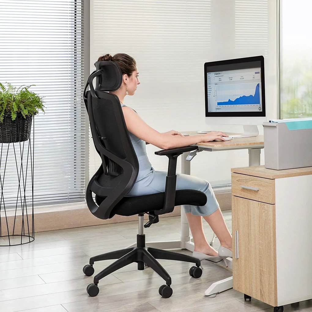 Kancelárska ergonomická stolička s bedrovou opierkou a s funkciou kolísania, čierna