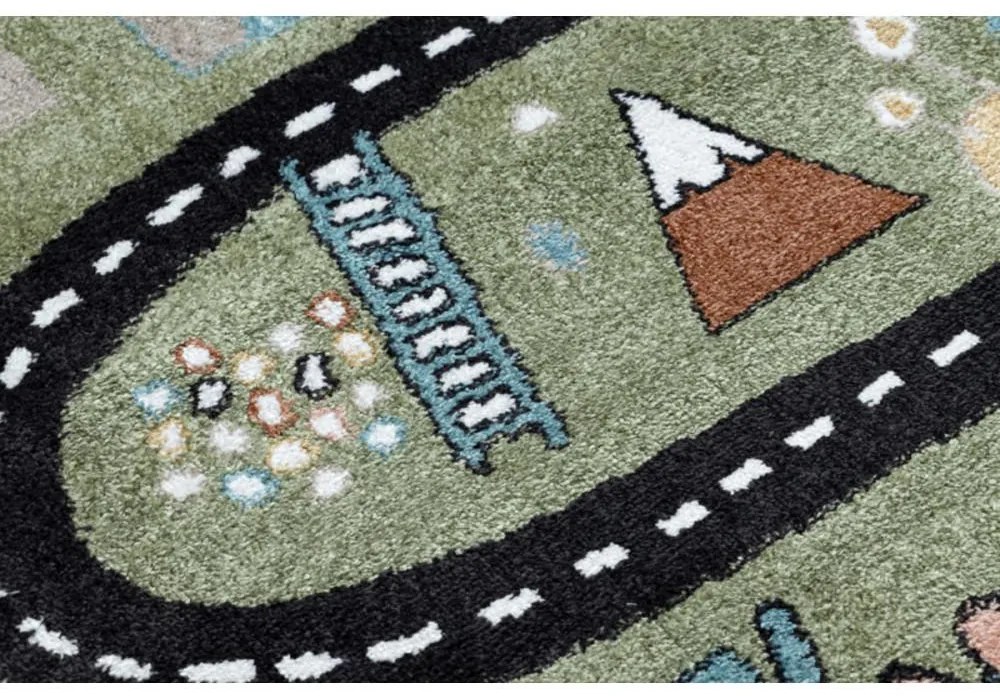 Detský kusový koberec Cesta z mesta zelený 180x270cm