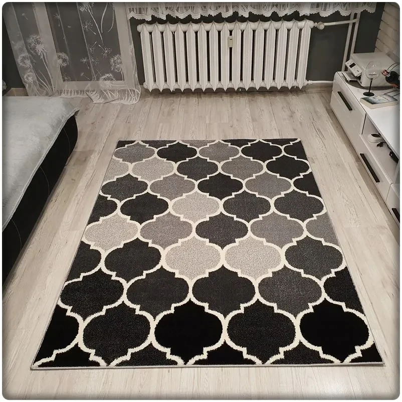 Dekorstudio Moderný koberec SUMATRA - Čierny marocký vzor Rozmer koberca: 80x150cm