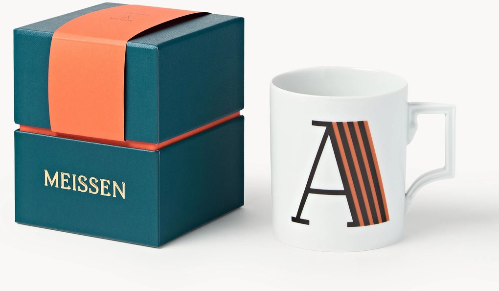 Westwing x MEISSEN, Ručne vyrobený hrnček's ozdobným motívom Initials