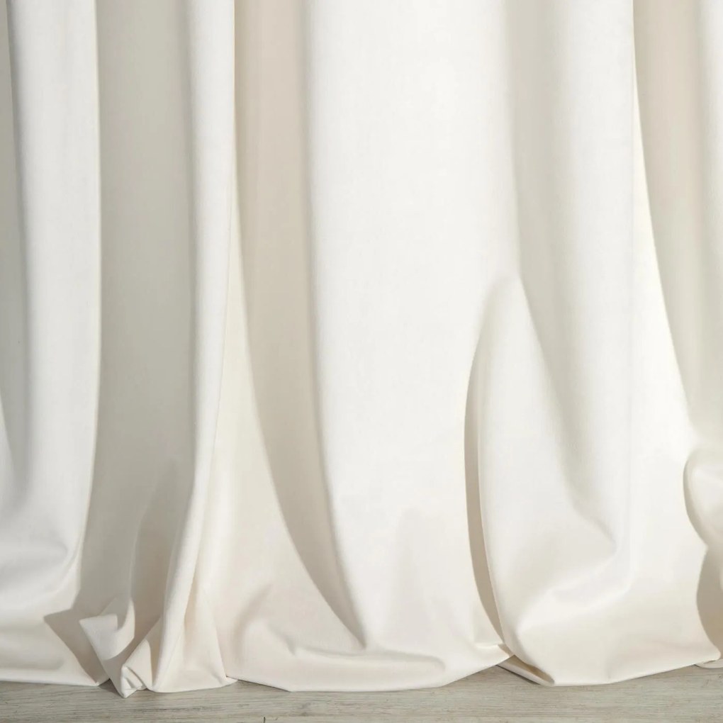 ZATEMŇOVACÍ ZÁVES NA KRÚŽKOCH VILLA 140X250 CM KRÉMOVÁ