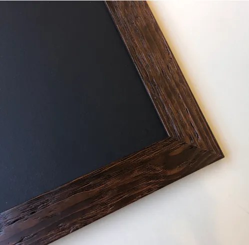 Toptabule.sk PRRUST Čierna kriedová tabuľa PREMIUM v rustikálnom drevenom ráme 60x40cm / magneticky
