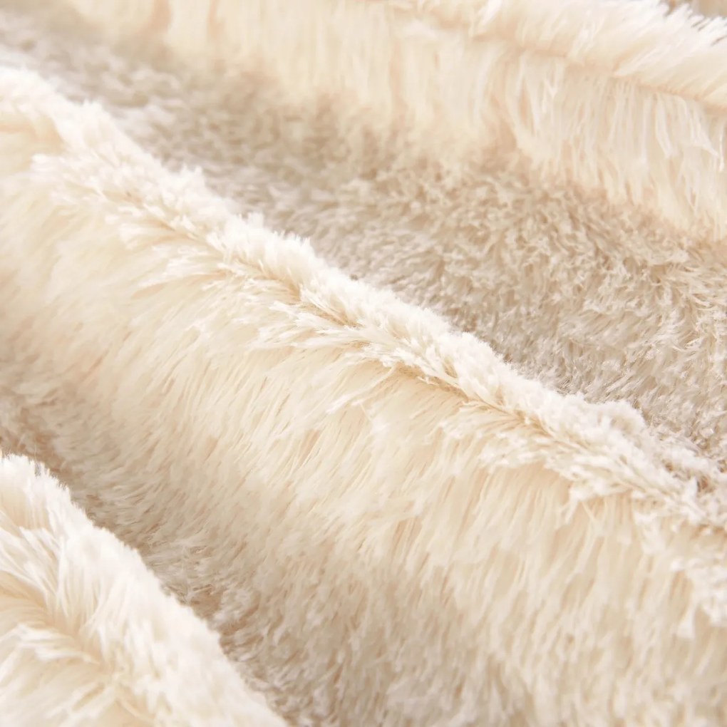Dekorstudio Kožušinové posteľné obliečky PMJ 04 v krémovej farbe Rozmer posteľných obliečok: Šírka x Dĺžka: 200x220cm + 2 ks 70x80 cm