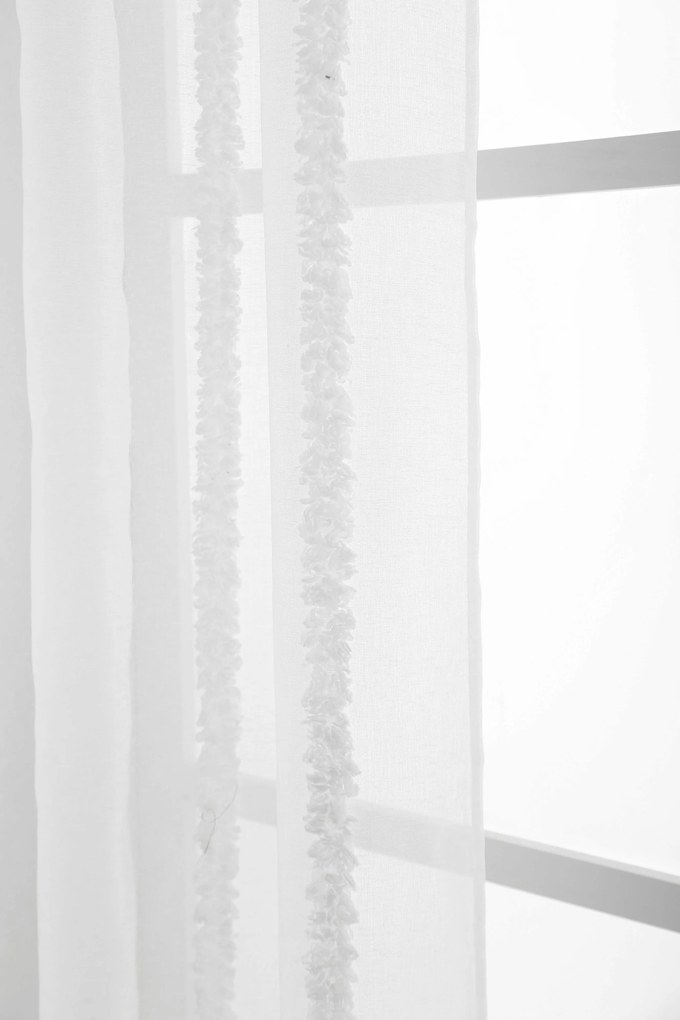 Biely záves TASMA so vzorom 140x250 cm Zavesenie: Kovové krúžky