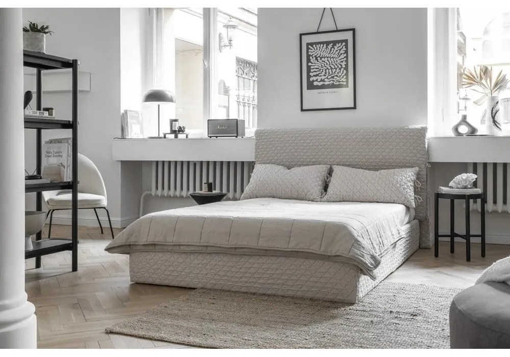 Béžová čalúnená dvojlôžková posteľ s úložným priestorom s roštom 140x200 cm Sleepy Luna – Miuform