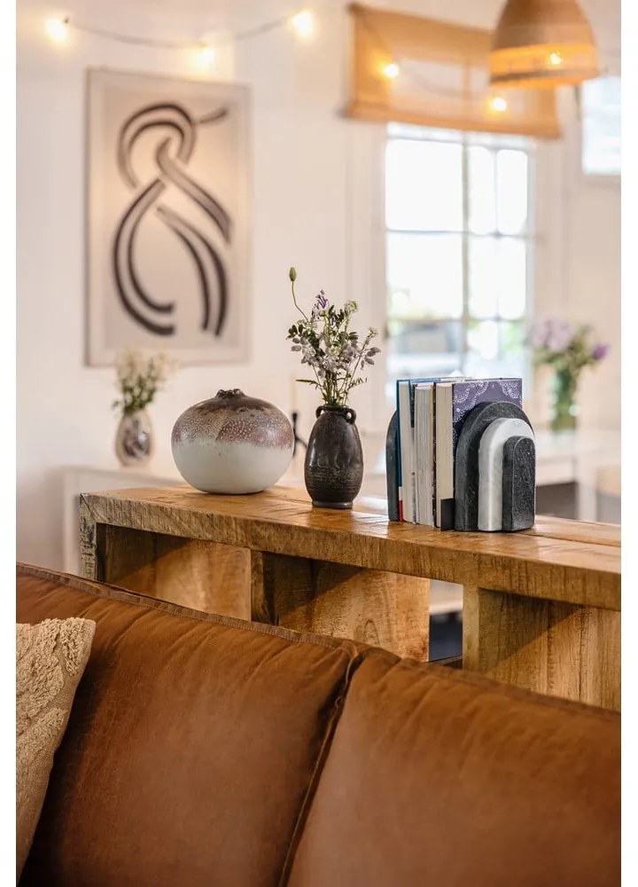 Hnedá ručne vyrobená váza z kameniny Reina – Bloomingville