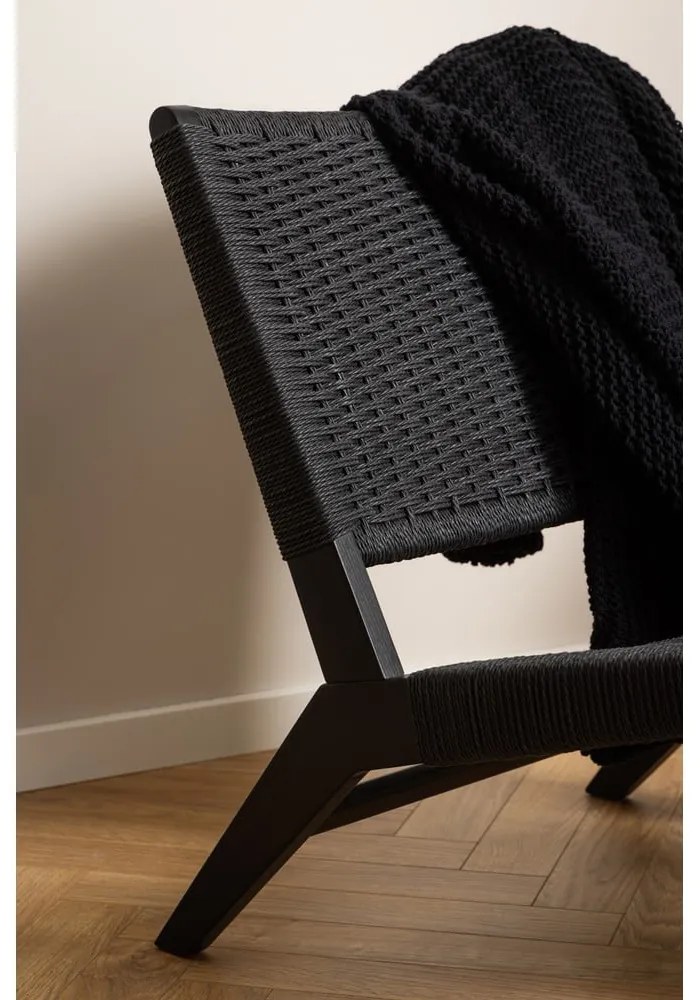 Čierne kreslo s výpletom Carson – Actona