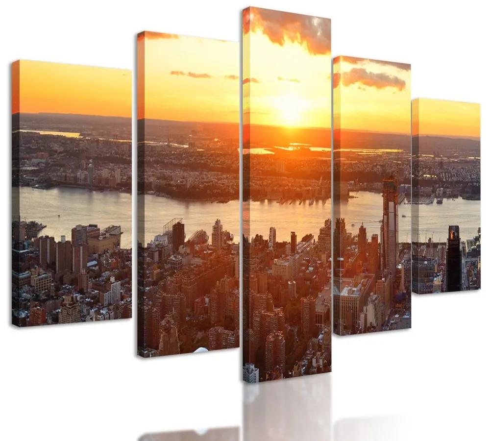 5-dielny obraz vtáčia perspektíva s pohľadom na New York