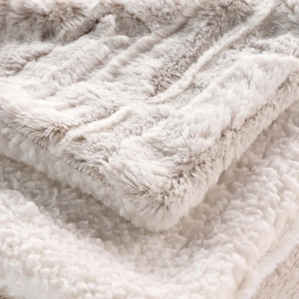 Béžová deka z mikroplyšu 180x220 cm Lynx – douceur d'intérieur