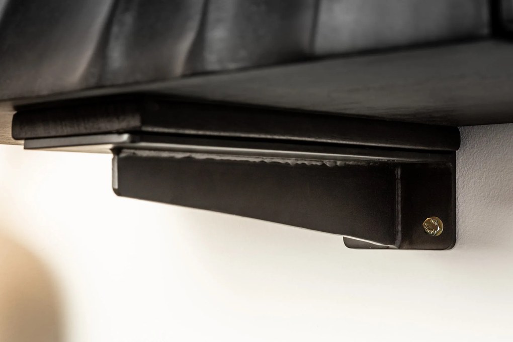 Dizajnová Skrinka pod TV Zorpi 160 cm – masívne mangové drevo / čierna