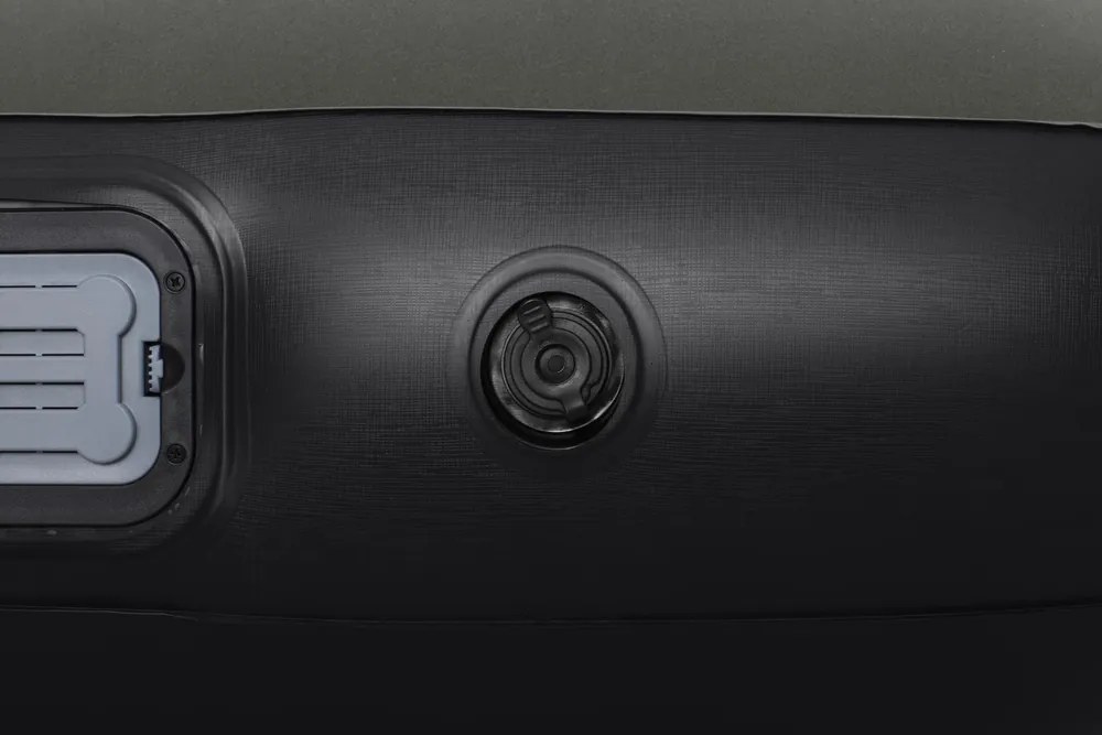 Nafukovací matrac s pumpou 203 x 152 x 30 cm Bestway 67930