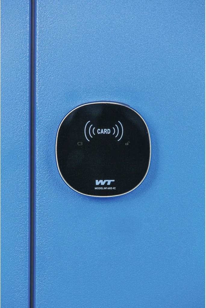 Šatníková skrinka S1 s lavičkou, 2 oddiely, 1875 x 600 x 500/800 mm, zámok s čítačkou RFID kariet, zelené dvere