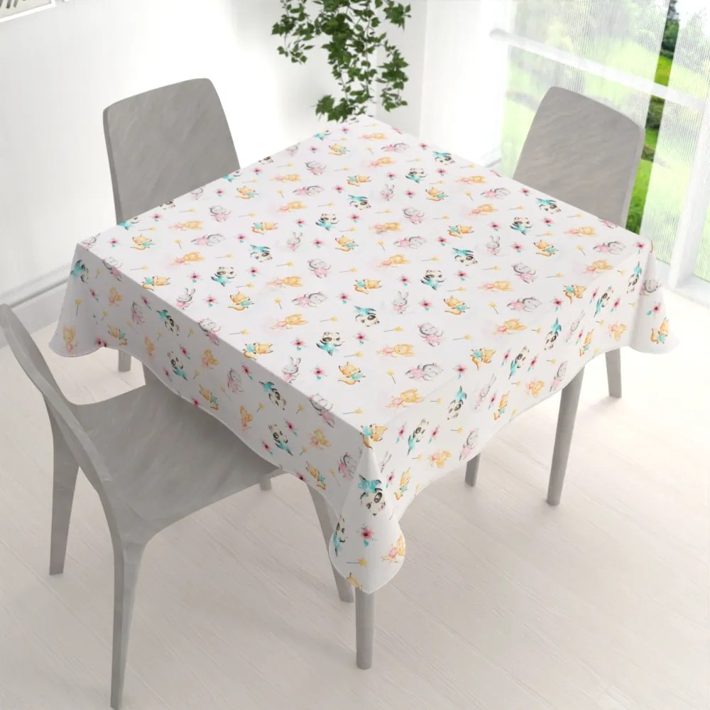 Biante Detský bavlnený štvorcový obrus Sandra SA-671 Zvieratká baletky na bielom 70x70 cm