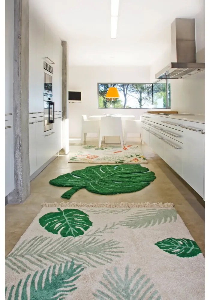 Tmavozelený prateľný ručne tkaný bavlnený detský koberec 120x180 cm Monstera Leaf – Lorena Canals