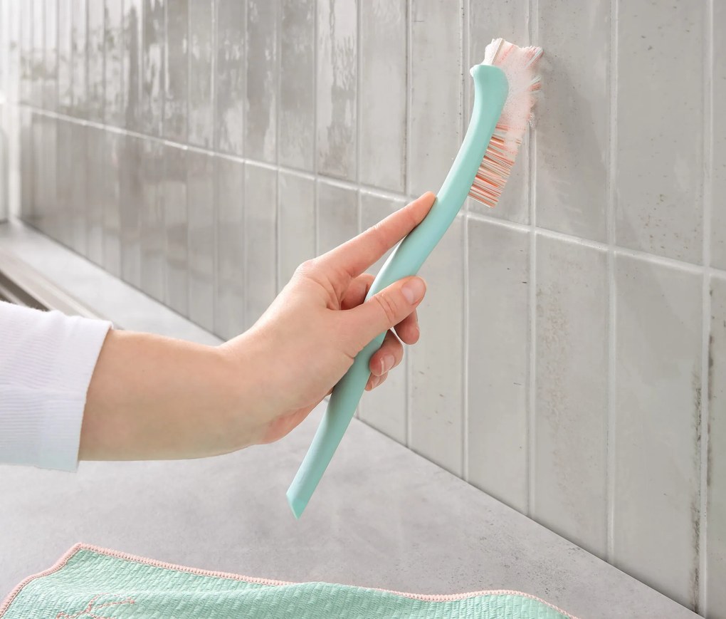 Kefka na čistenie škár