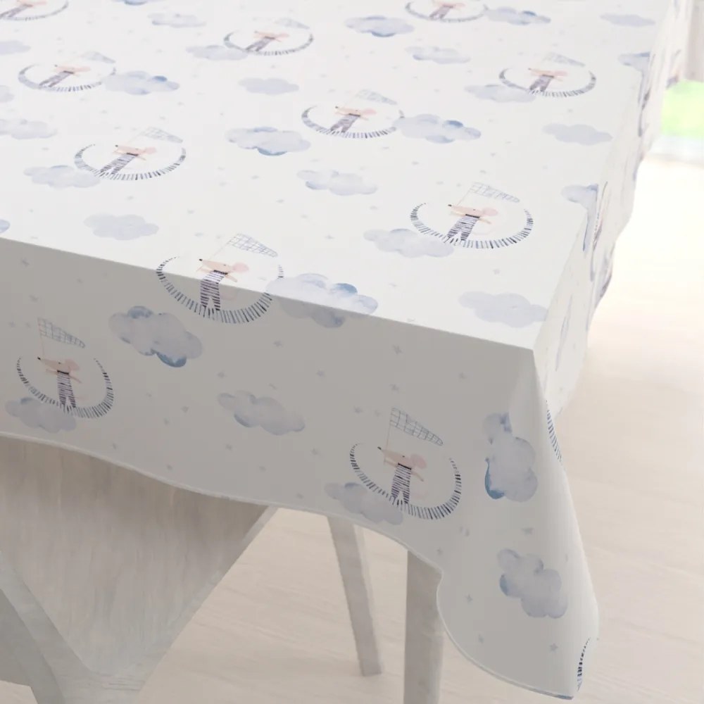 Biante Detský bavlnený obdĺžnikový obrus Sandra SA-579 Myšky medzi modrými obláčikmi 50x100 cm