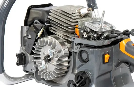 Daewoo Benzínová reťazová píla DACS 4516