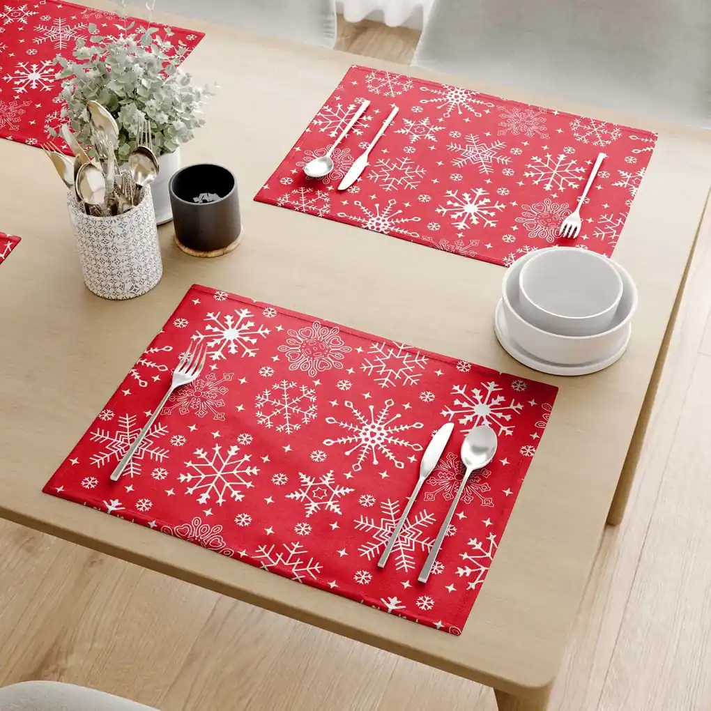 Goldea vianočné prestieranie na stôl 100% bavlna - snehové vločky na  červenom - sada 2ks 30 x 40 cm | BIANO
