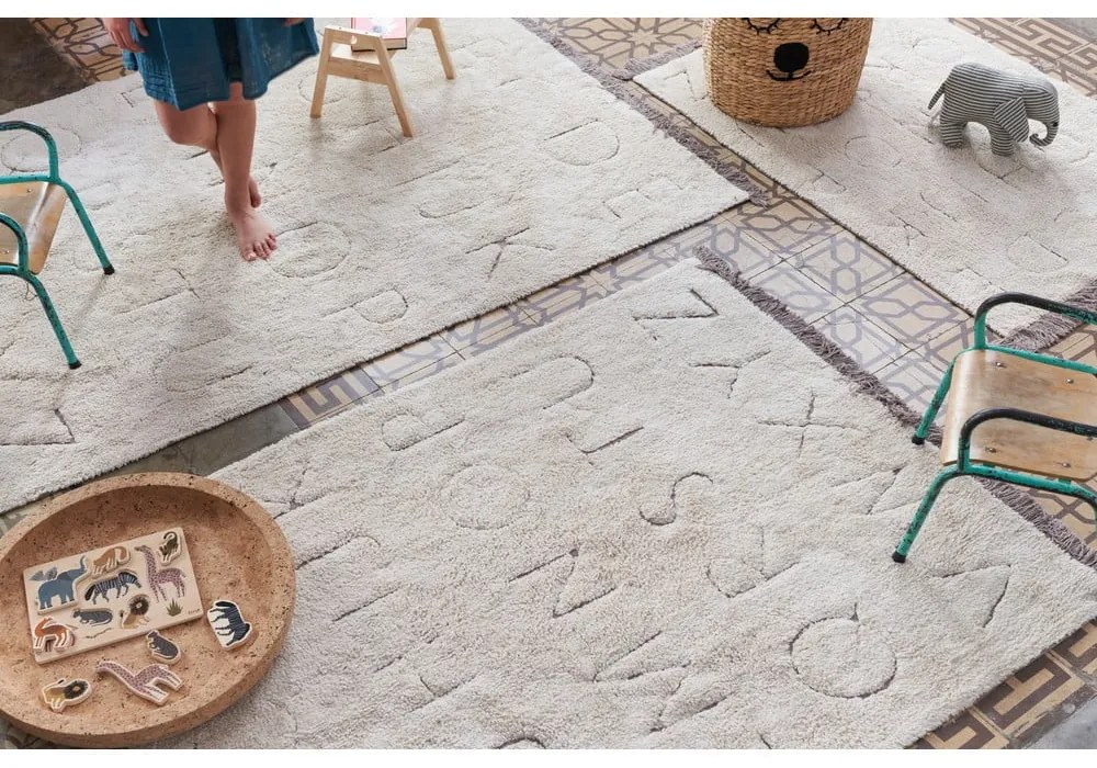 Krémový prateľný ručne tkaný bavlnený detský koberec 120x160 cm ABC – Lorena Canals