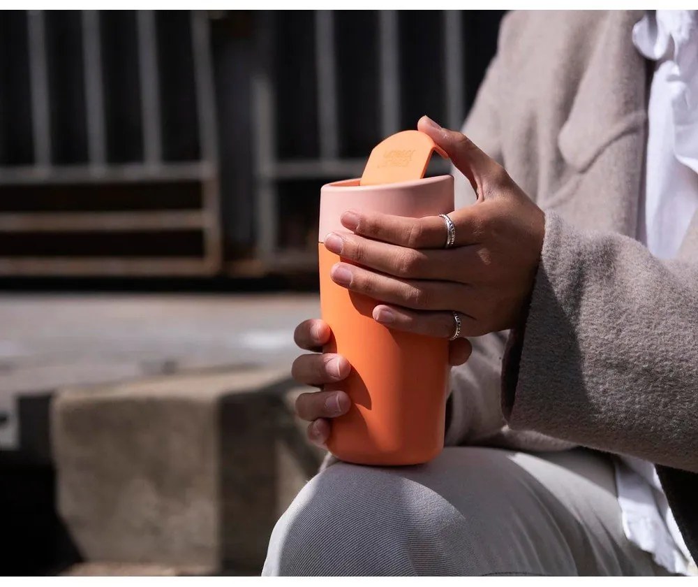 Oranžový cestovný hrnček 450 ml Sipp – Joseph Joseph