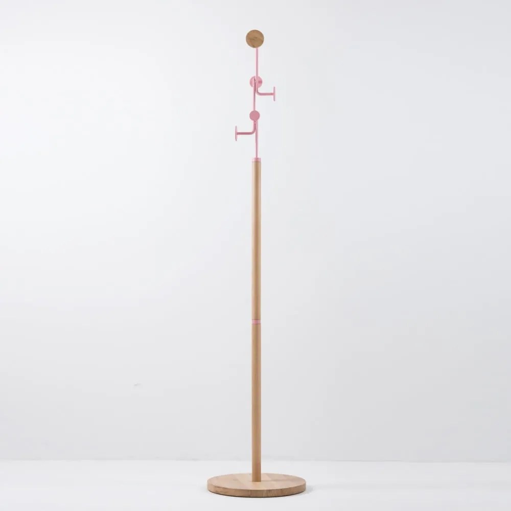 Stojací vešiak z masívneho dubového dreva s ružovým detailom Gazzda Hook