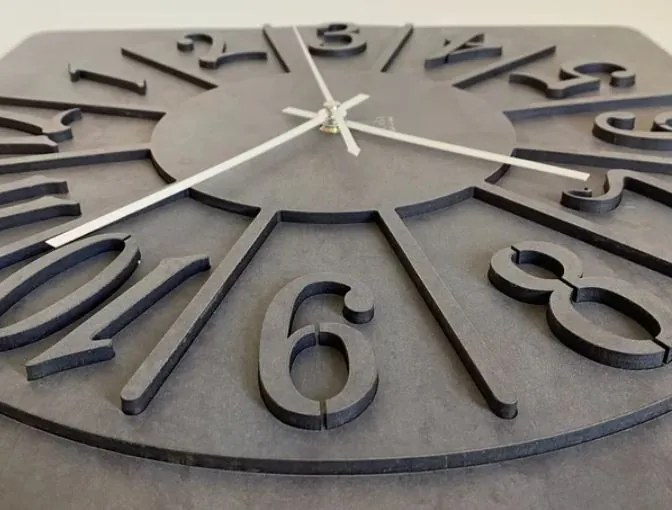 Drevené štvorcové hodiny Decor