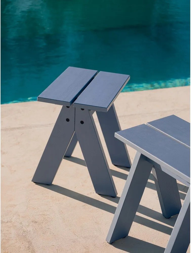 Modrá drevená záhradná stolička Navo – noo.ma