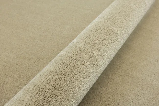 Metrážny koberec Lexus 173 béžový