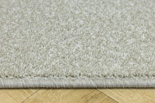 Metrážny koberec DOMINGO 172 béžový / krémový