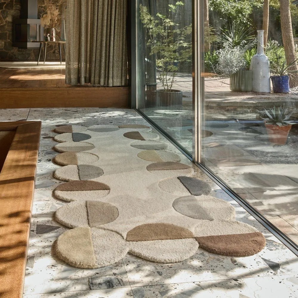 Sivobéžový ručne tkaný vlnený behúň 80x230 cm Mia Scallop Frame – Flair Rugs