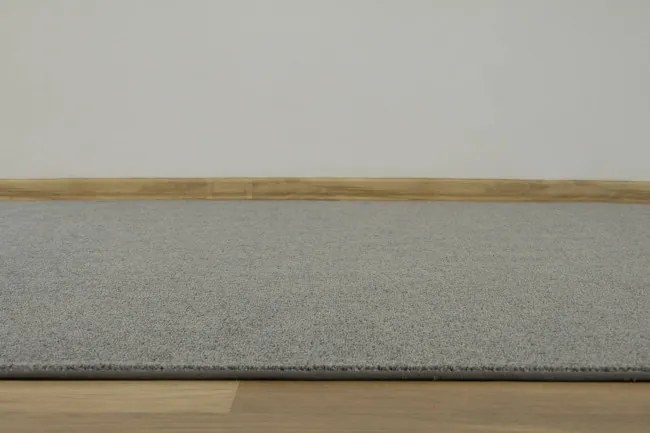 Metrážny koberec Fancy 76 sivý