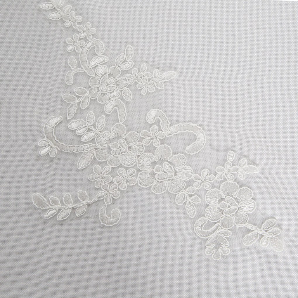 OBRUS BARI 85X85 CM BIELY