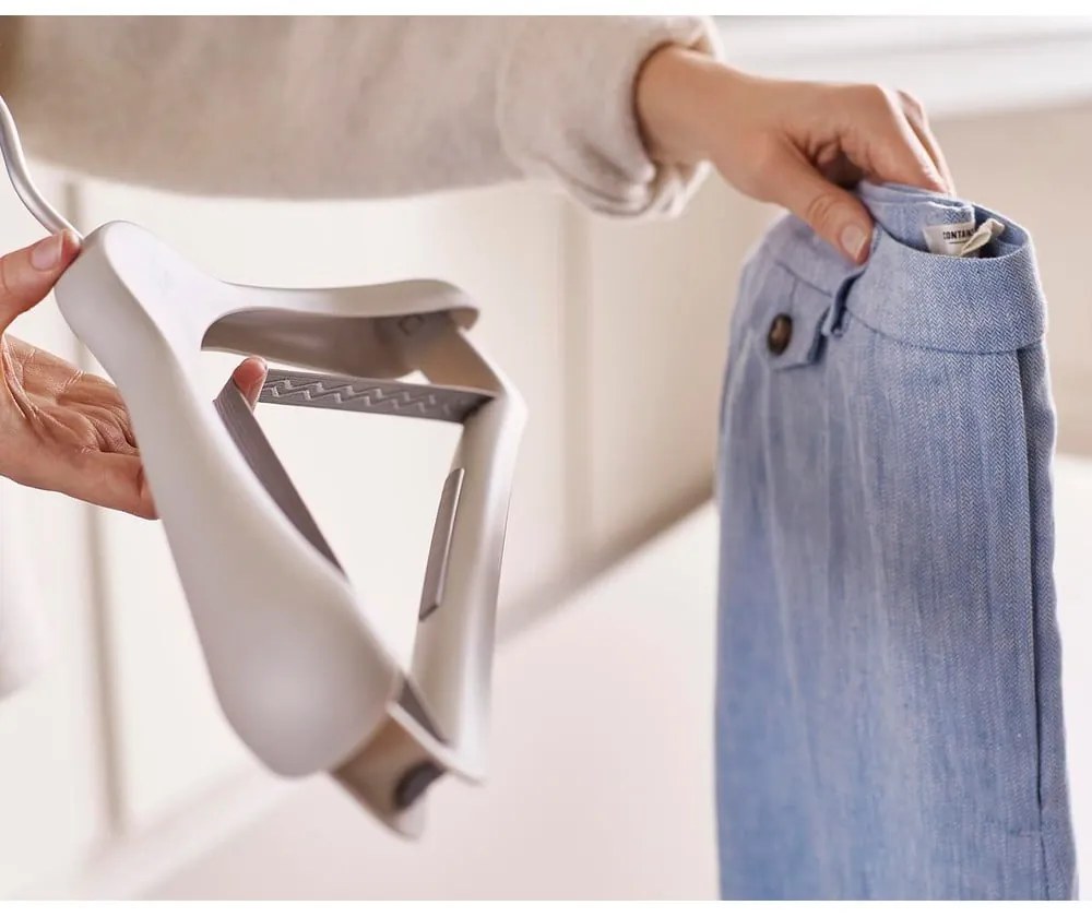 Plastové vešiaky v súprave 2 ks Orderly – Joseph Joseph