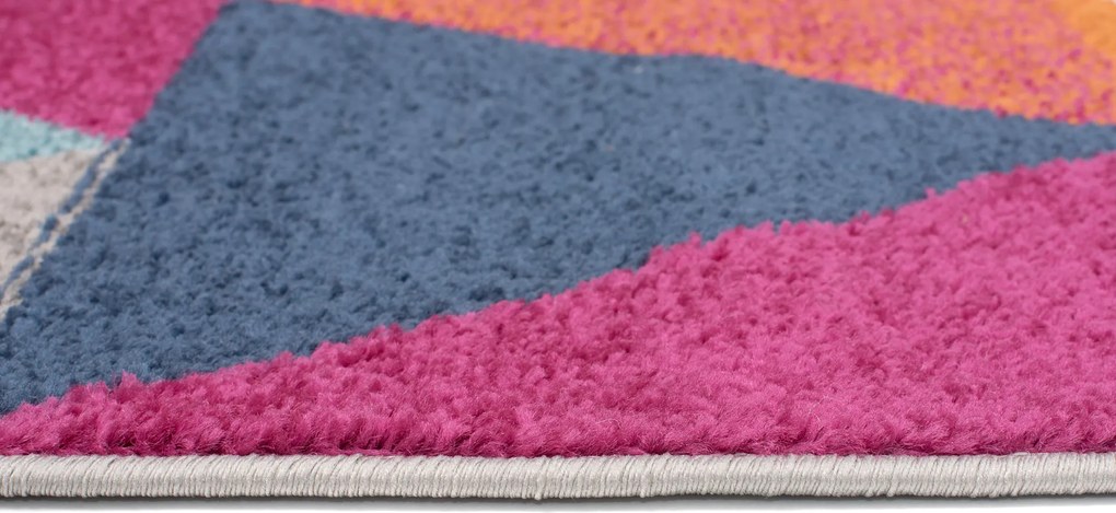 TA Koberec C944A BIELA/RUŽOVÁ AZÚROVÁ Rozmer: 240x330 cm