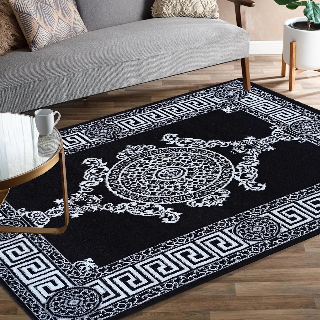 Kusový koberec HASTE Meander - čierny