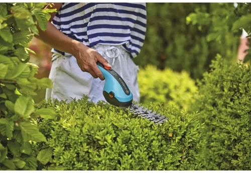 Aku nožnice na trávu a kríky GARDENA ClassicCut Li 2,5 Ah vr. USB-C kábla