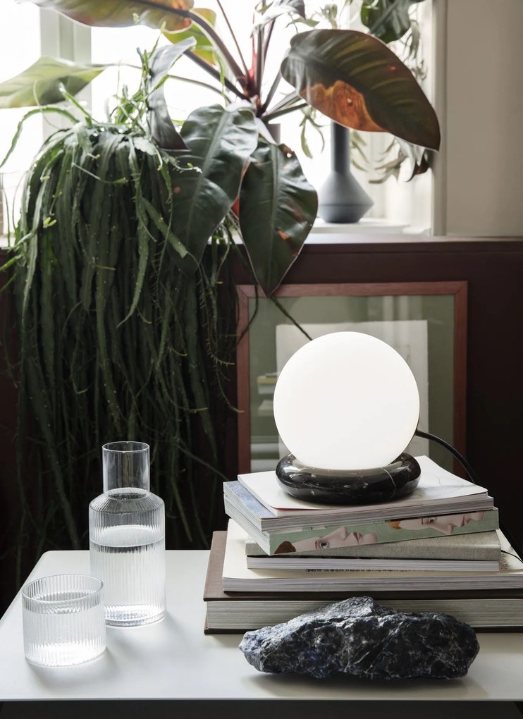 Ferm Living Sklenená karafa Ripple Small 500 ml