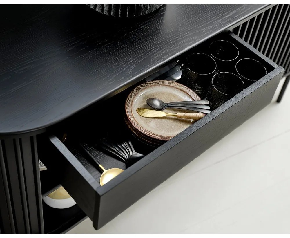 Čierna nízka komoda v dekore duba s posuvnými dverami 73x160 cm Siena – Unique Furniture