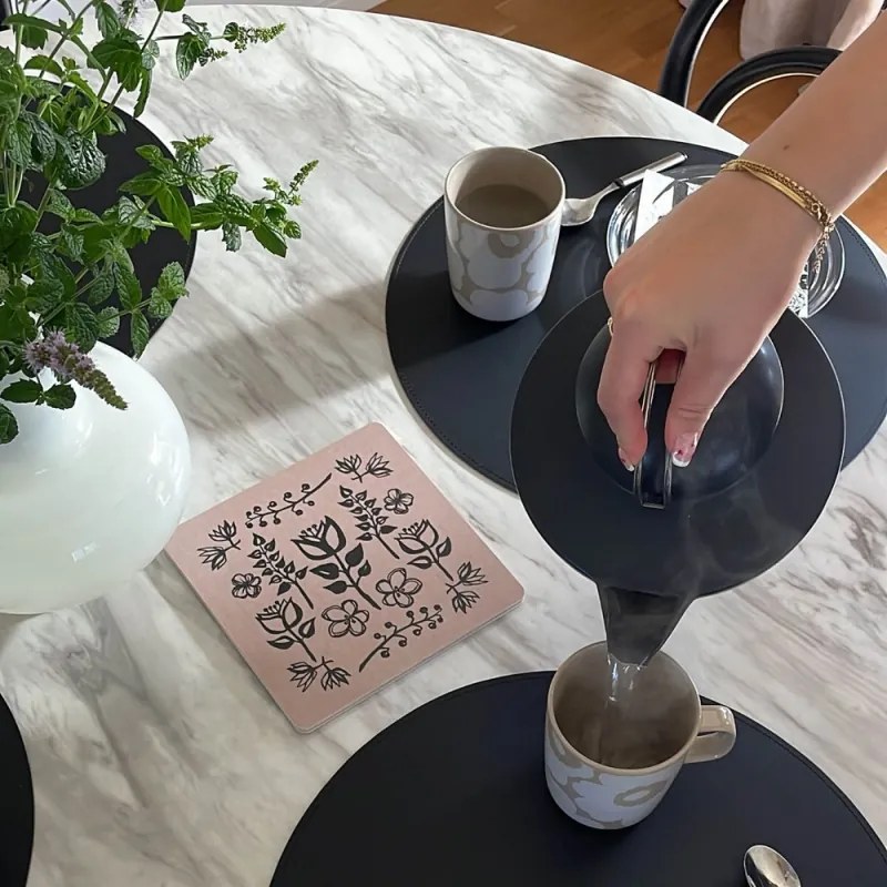 Okrúhle prestieranie, recyklovaná koža / čierne