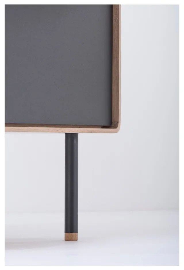 Vysoká komoda z dubového dreva v čierno-prírodnej farbe 60x100 cm Fina - Gazzda