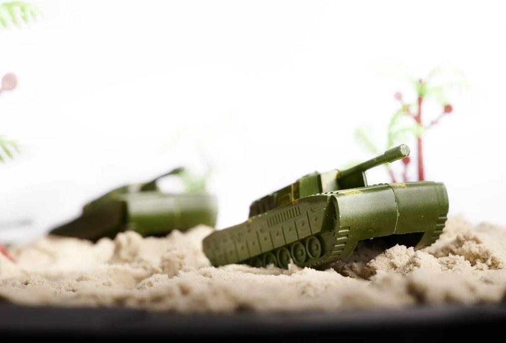 KIK 307-dielna sada vojenských figúrok a vozidiel pre deti – tanky, rakety