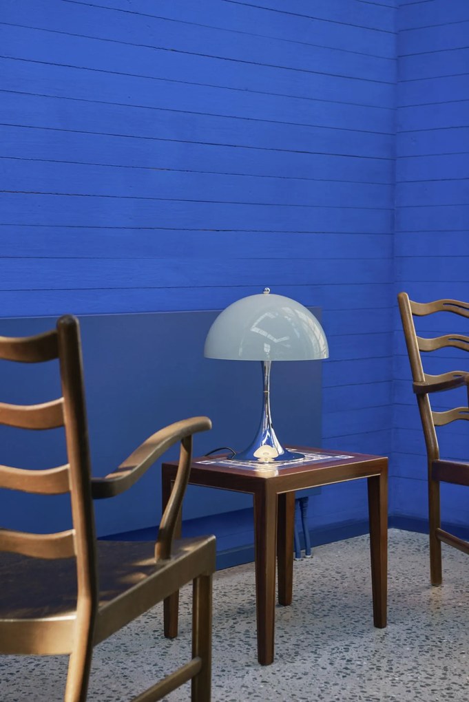 Louis Poulsen Stolná lampa Panthella 250 Opal Grey/Chrome