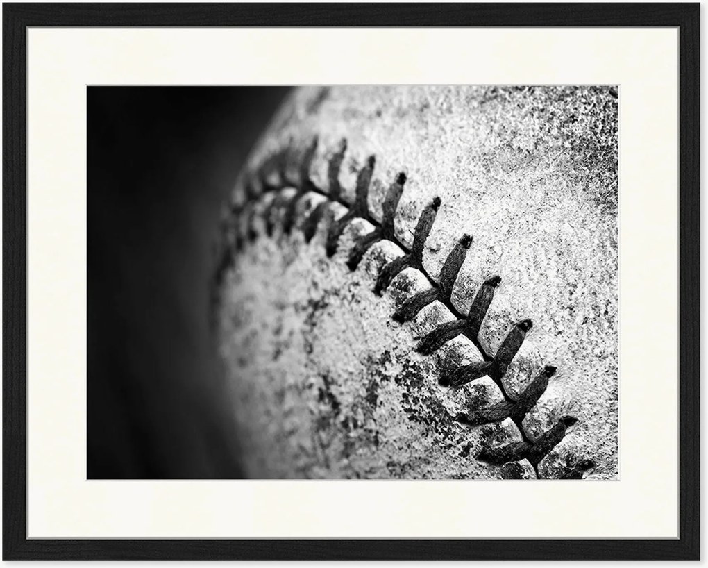 Fotografia v ráme Old Worn Baseball, rôzne veľkosti