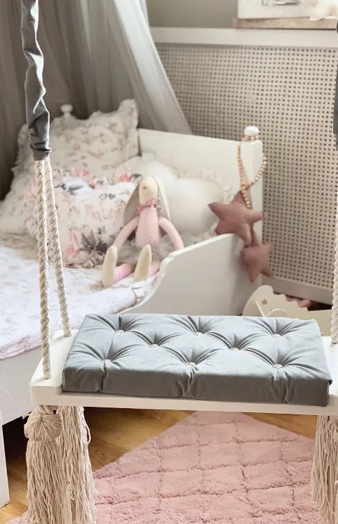 Drevená hojdačka  sivá