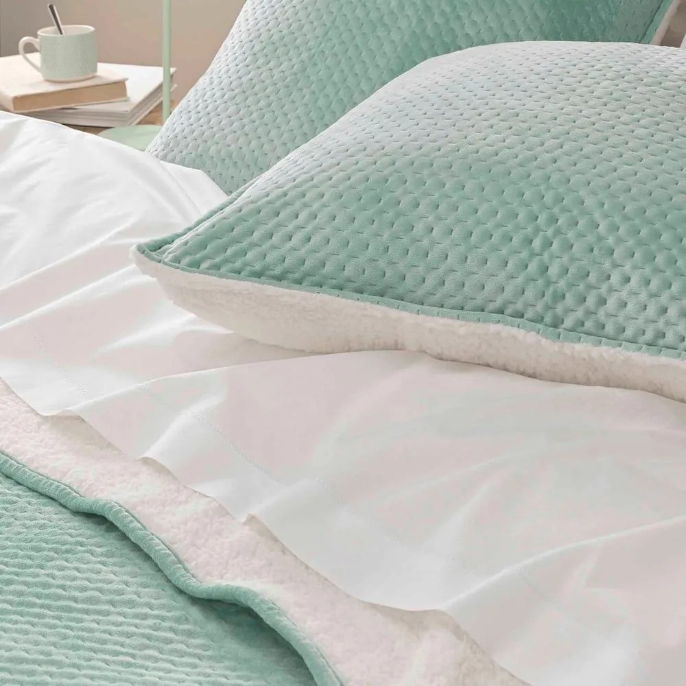 Zelená prešívaná súprava prikrývky a obliečky na vankúš s baránkom 240x220 cm Mylene – douceur d'intérieur