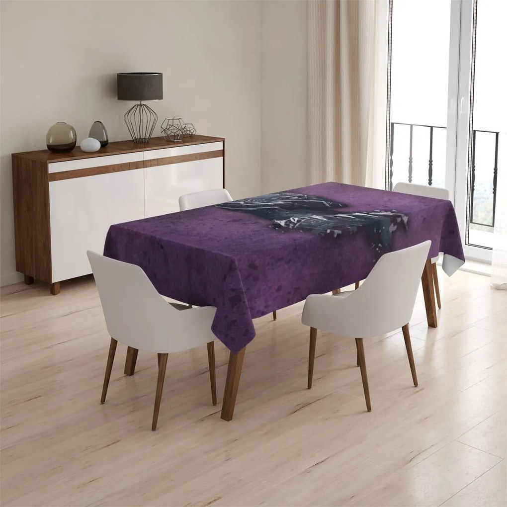 Sablio Obrus BLACK PANTHER z profilu Fialový hmlistý - 130x130 cm