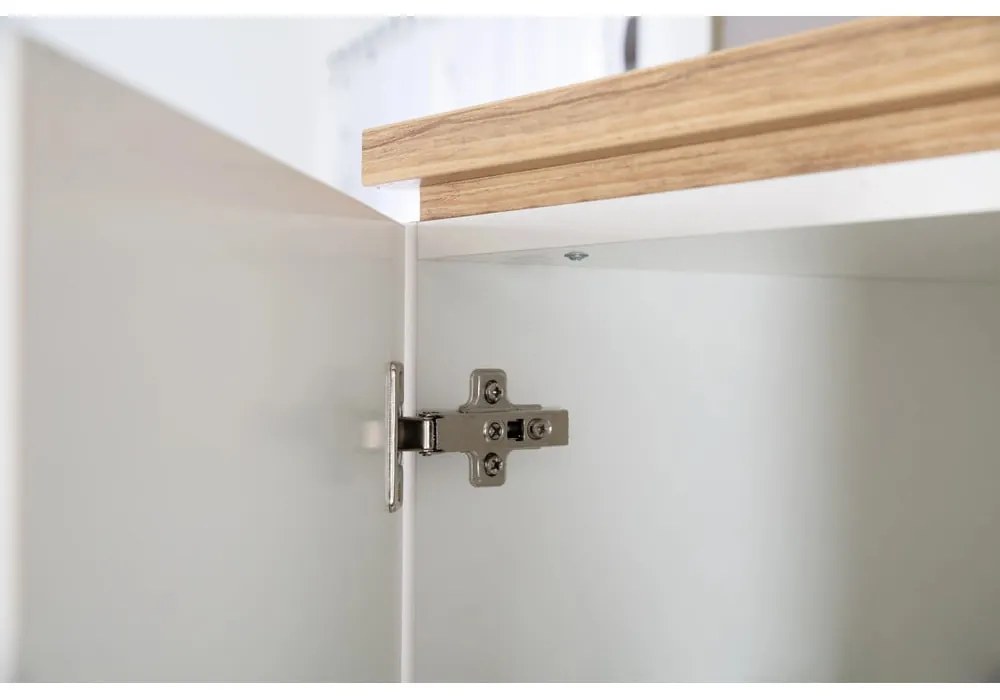 Biela detská šatníková skriňa v dekore duba 135x200 cm Finn – Roba