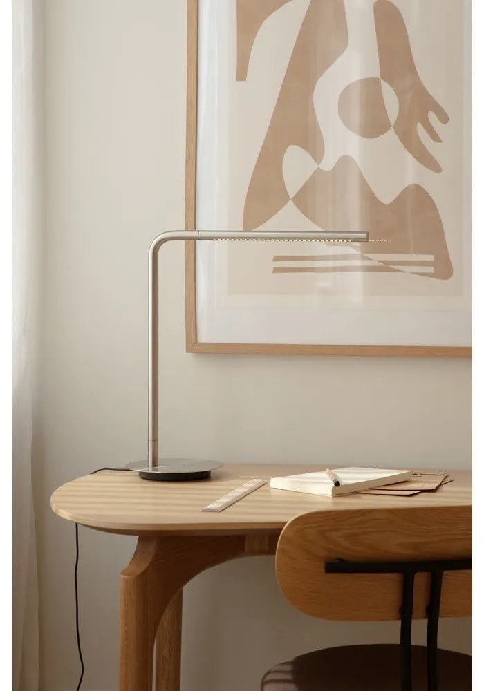 Kovová LED stmievateľná stolová lampa v striebornej farbe (výška 46 cm) Omni Table – UMAGE
